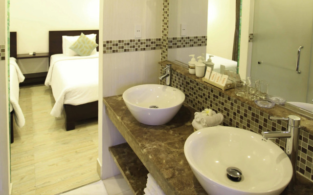 Vaia Hoi An Boutique Hotel