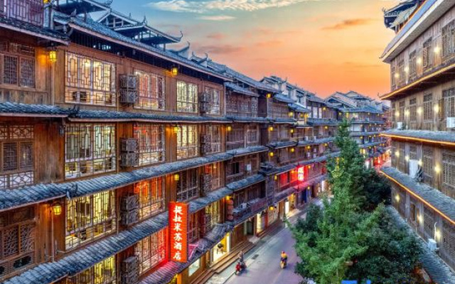 Sanjiang Tiramisu Theme Hotel (Fengyuqiao Branch)