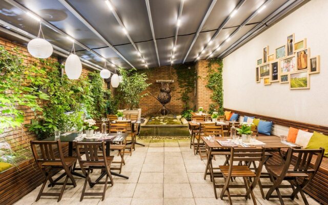 Mosaic House Design Hotel