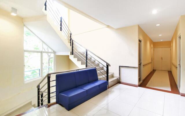 Capital O 175 K-60 Residence