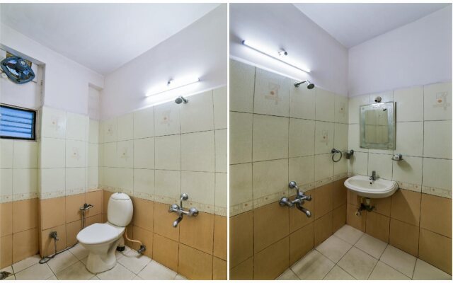 OYO 18454 Hallmark Inn Begumpet