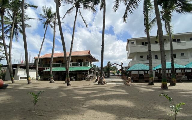 Shoreland Beach Resort by Cocotel