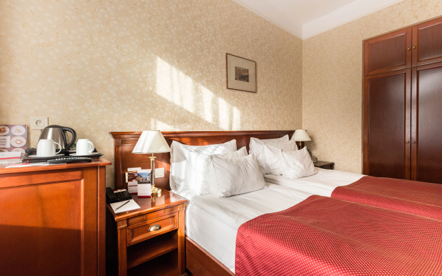 Rott Hotel