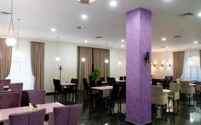 East Palace Hotel