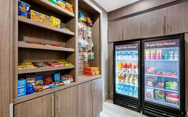La Quinta Inn & Suites by Wyndham Conroe