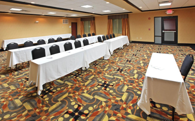 Holiday Inn Express Hotel & Suites Texarkana East by IHG