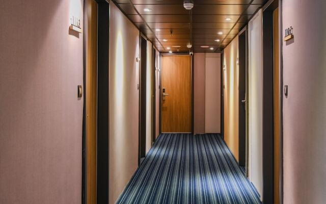 Giant Rich Hotel