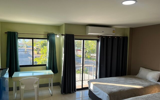 V Tharm Hotel