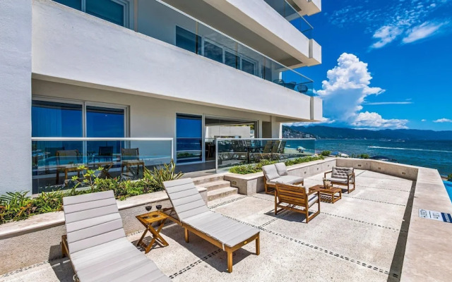 3BR with Private Pool on the Ocean