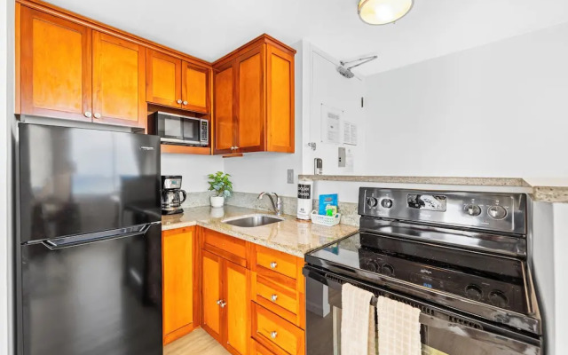 Pacific Monarch - 1 BR - Ocean & City Views