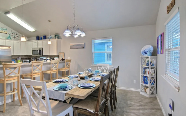 Blue Pineapple House