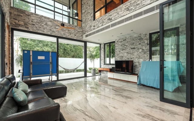 Luxury9BRVillaGolfViewTennisCourt V158
