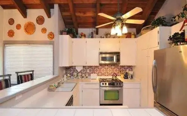 Snowcreek Condominiums Summer Pool with Sun Valley Amenities