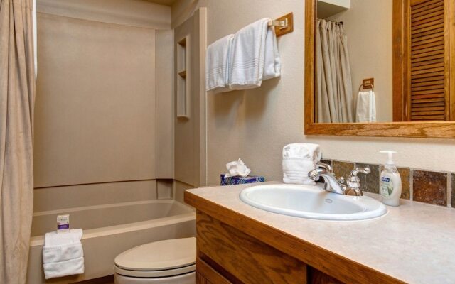 Abode at Teewinot Cabin