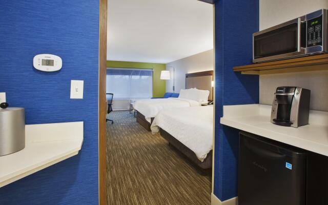 Holiday Inn Express Grand Rapids Airport North by IHG