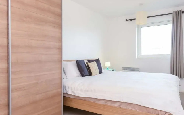 Roffey Apartment