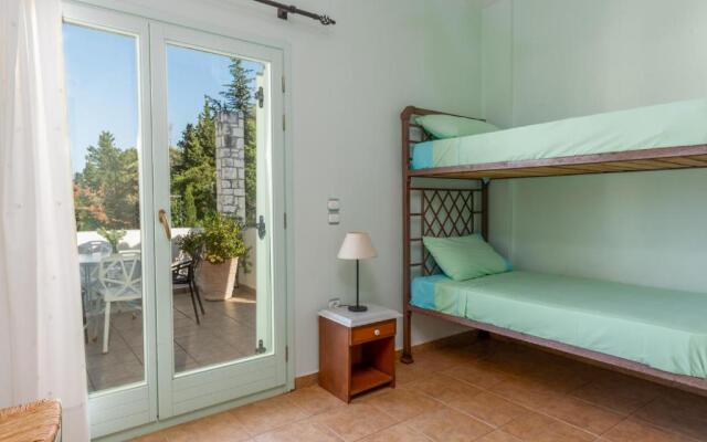 Spyros House, 3 bedrooms-sea view-in Agia Efimia