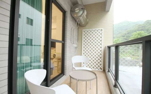 Mooon House