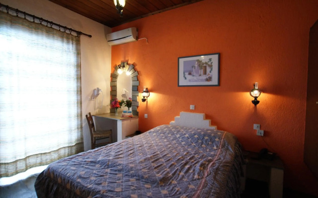 Paradise Hotel