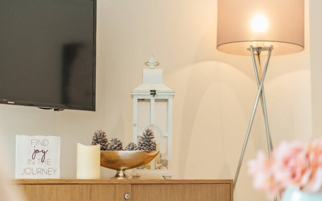 Waykiri Luxury Apartment, Unit A-13