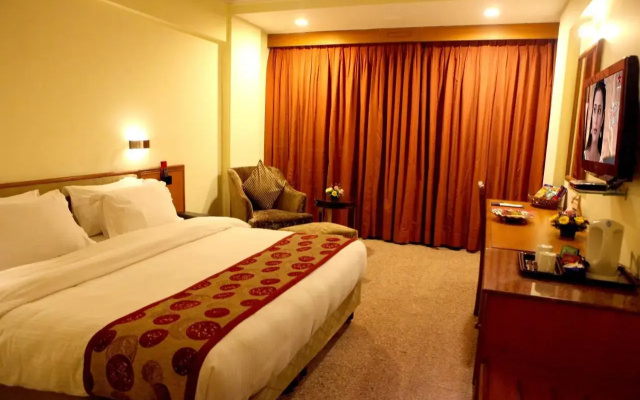 Lords Plaza, Surat