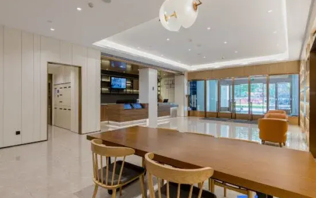 HanTing Hotel (Longyan Railway Station)