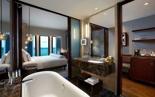 Pullman New Delhi Aerocity Hotel