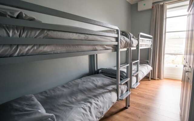 Derry Hostel & Guest House