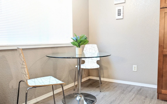 Beautiful Midtown Apartment - Huv