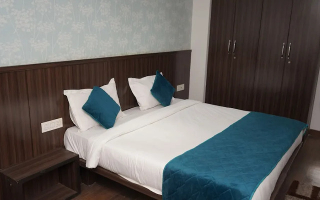 Qotel Hotel Rajouri Garden