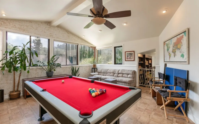 Skyhill Oasis W/ Hot Tub Walk To Universal 4 Bedroom Home