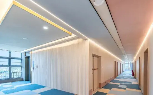 HanTing Hotel (Zhuhai North Railway Station Baolongcheng)