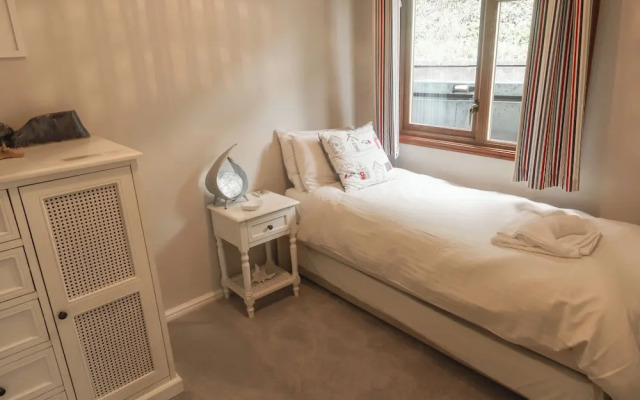 The Lodge @ Clifftop Park
