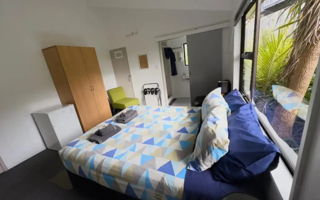Waiheke Backpackers Hostel