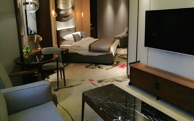 Donghu Grand Hotel