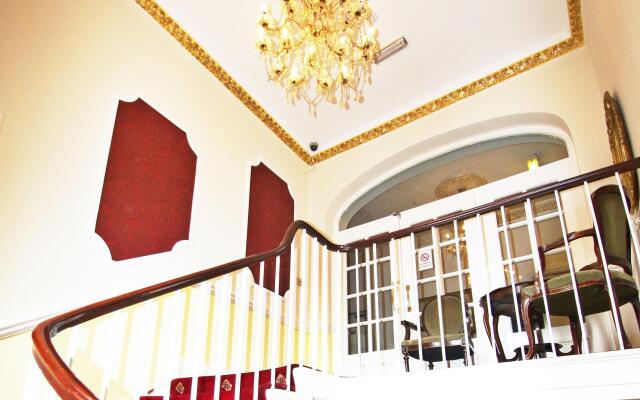 The Grand St Leger Hotel