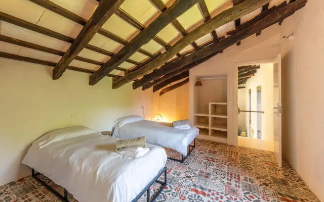 Country House in Buger With Pool & Near Beach
