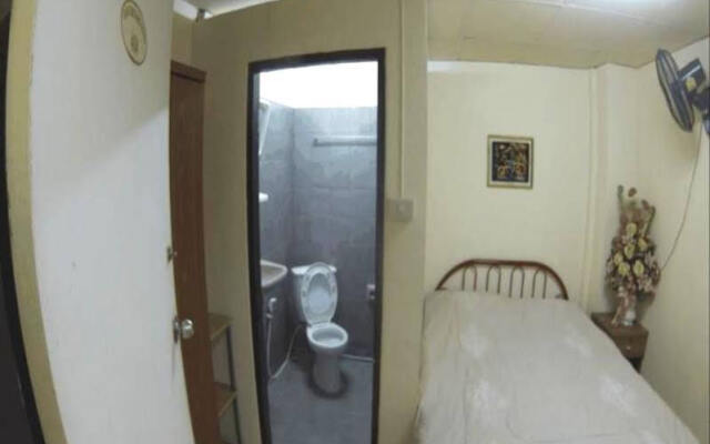 Nuan Cofe & Guesthouse