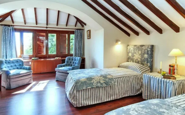Luxurious Villa Oasis in Santa Brigida