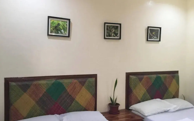 Room-serene Family Haven in Mambajao, Ph