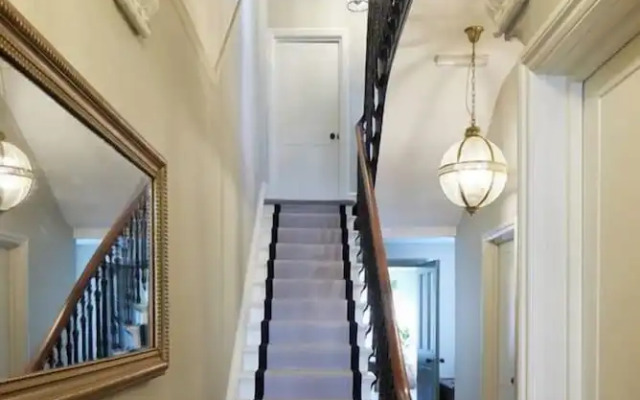Lansdowne House