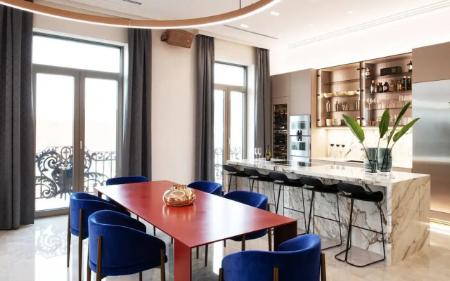 Luxury Penthouse In Downtown