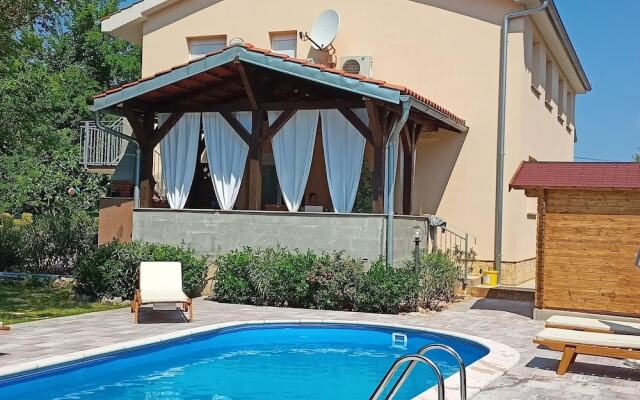 Apartment in ilo With Private Pool