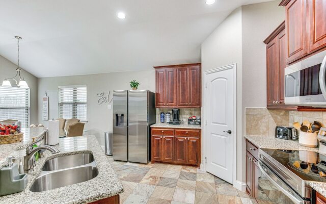 Private Yard & Grill: Greenville Vacation Rental