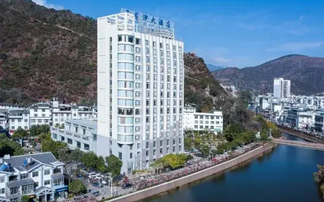 Yulongwan Hotel