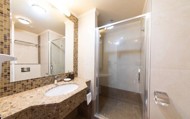 Crown Palace Apartments by Adrez