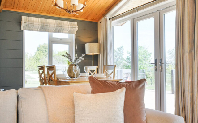17 Meadow Retreat
