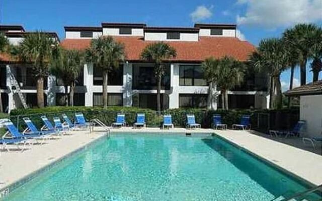 Edgewater by Book That Condo