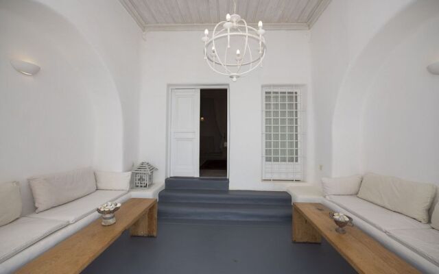 Mykonos Teatro Suites and Villa