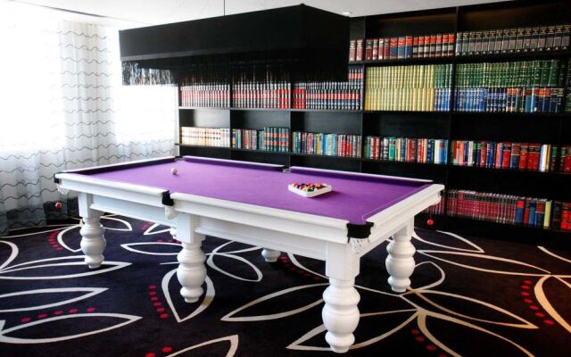 African Pride 15 On Orange Hotel